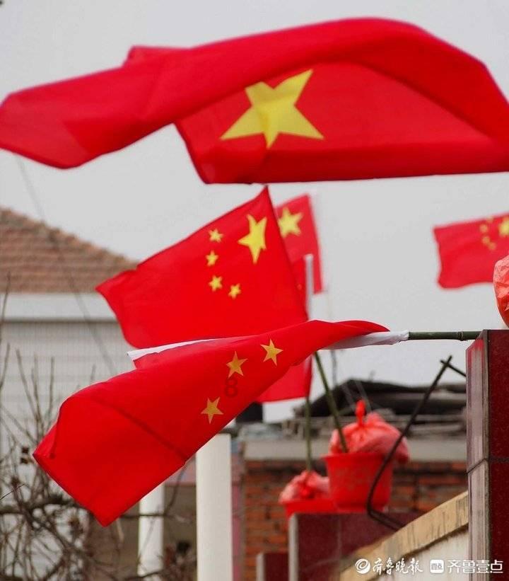 雷佳音采访现场吐槽汤唯尿频，其言论为何会引发争议？游戏画面