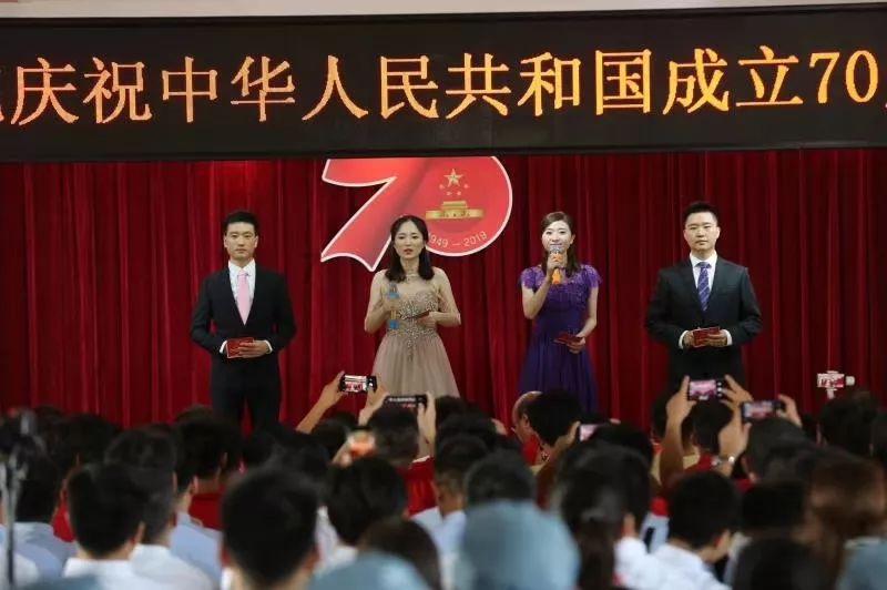 奥特曼：AI很强但有局限性，也无法替代人类，是某些领域非常有用的工具