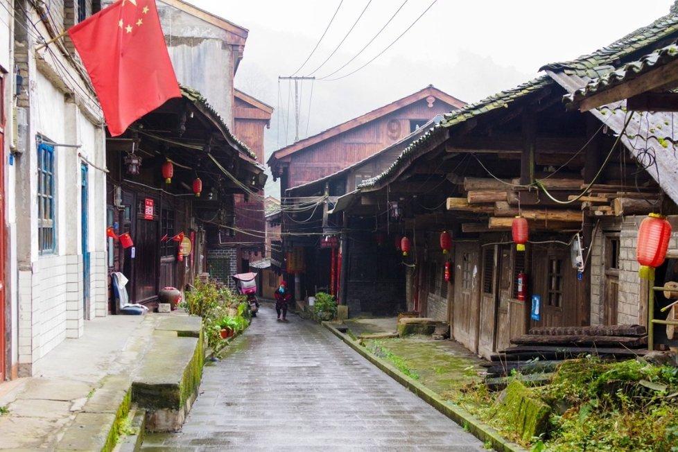 交行郑州建设西路支行：银发服务温暖患病老人